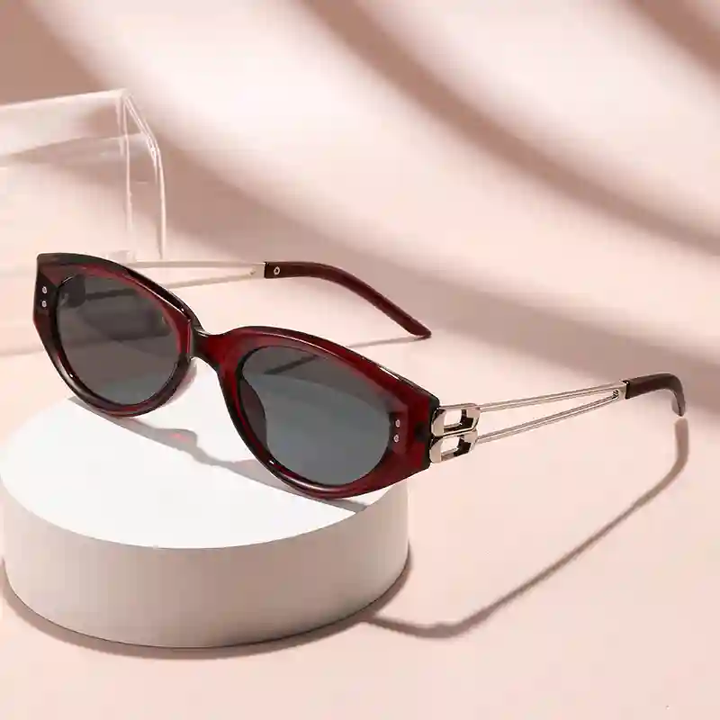 Black & Gold Cat Eye Sunglasses - Image 7